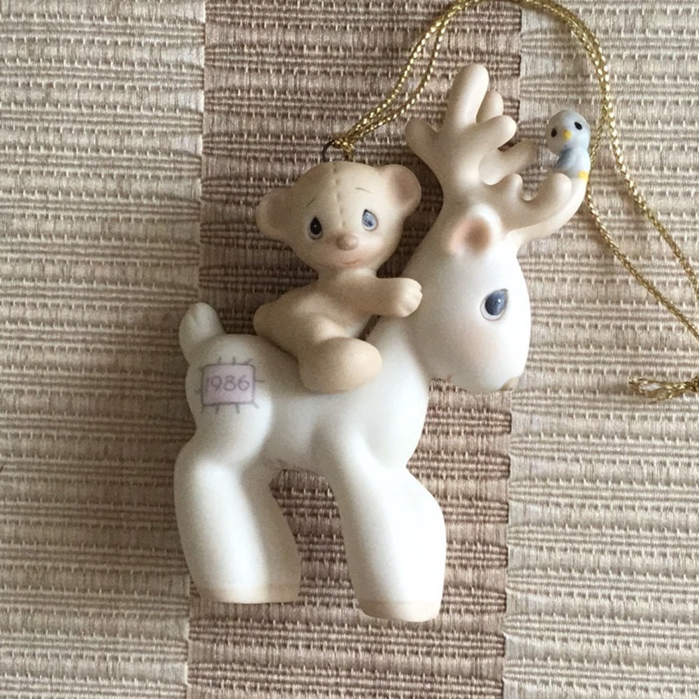 Precious Moments 1986 Figurine